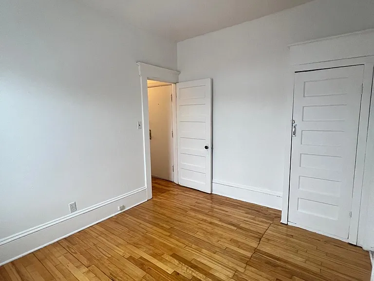 362 Friel St — Photo 17