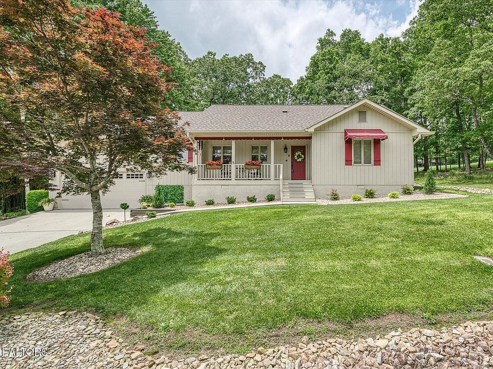 1st image of 449 Snead Dr