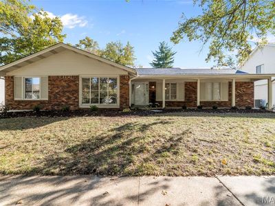 15224 Golden Rain Dr, Chesterfield, MO, 63017