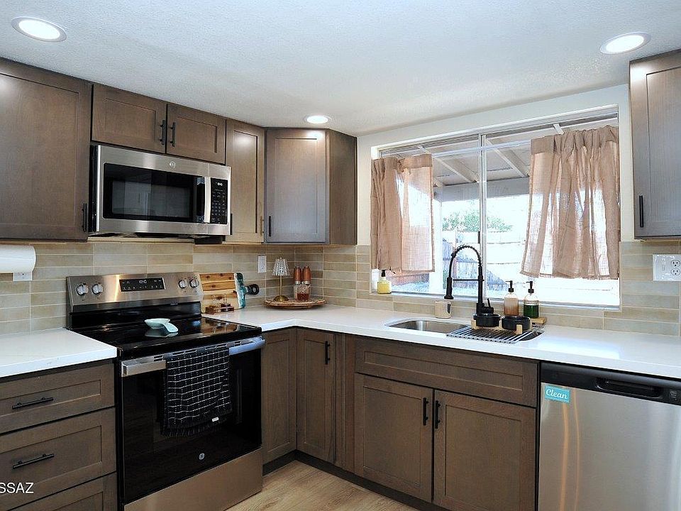 1st image of 1001 N Constitution Dr