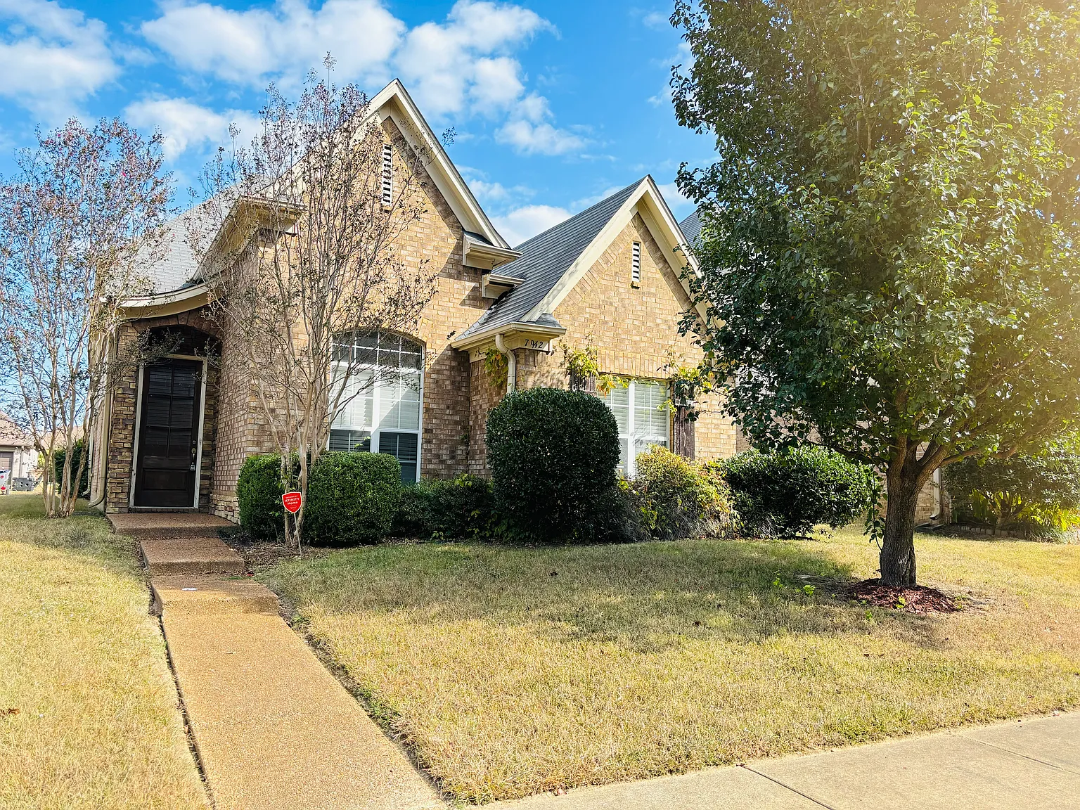 3 bed, 1500 sqft, $1,895 — Photo 1