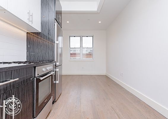 1st image of 824 Saint Johns Pl #5W