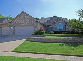 500 NW Saddlebrook Dr, Bentonville, AR 72712