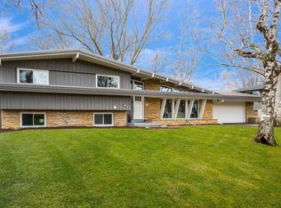1845 W Greenwood Rd, Glendale, WI 53209