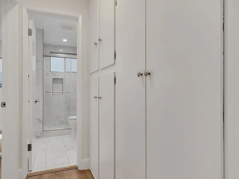 220 S Gale Dr #5 — Photo 10