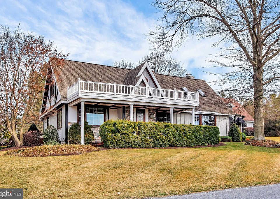 1st image of 105 S Terrace Dr