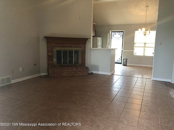 3rd image of 9093 Lakeshore Dr
