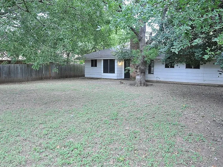 5602 Berry Hill Dr — Photo 11