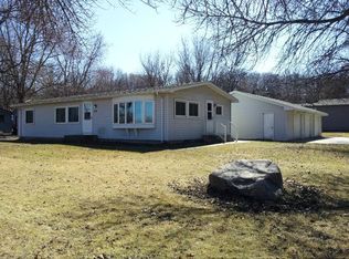 831 W Court St, Belle Plaine, MN 56011