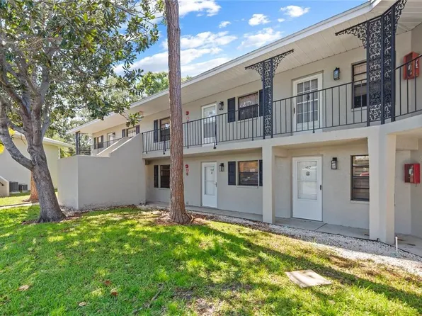 101 LAKE AVENUE NE #215, LARGO, FL 33771