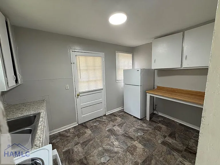 348 S Bamboo St — Photo 6