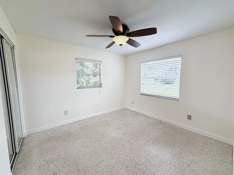 1637 S Mayfair Rd — Photo 25