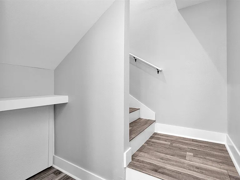 101 April Point Pl — Photo 15