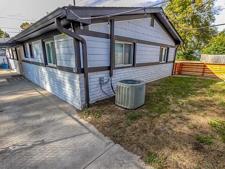 919 E Palmer St — Photo 23