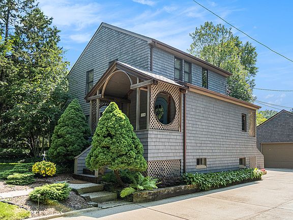 3rd image of 714 Soule Blvd