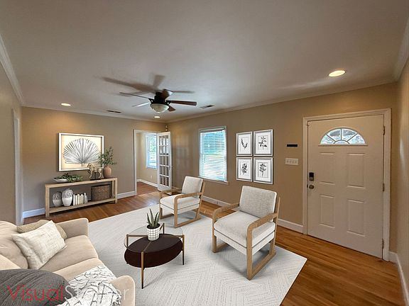 3rd image of 817 Everett Pl