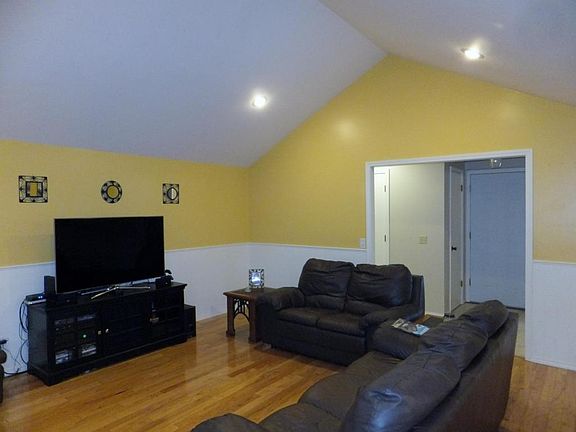 3rd image of 6970 N Brayfield Dr