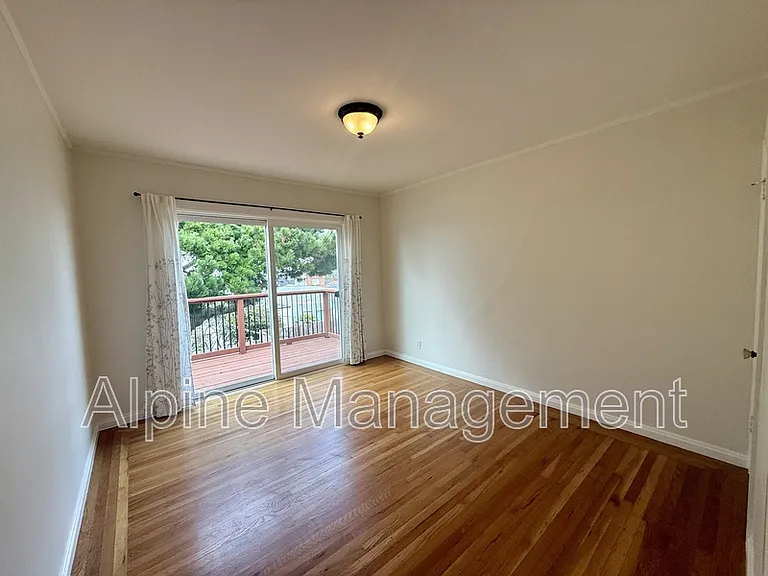 658 Rockdale Dr #MAIN — Photo 16