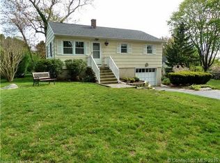 21 Overlook Ave, Groton, CT 06355