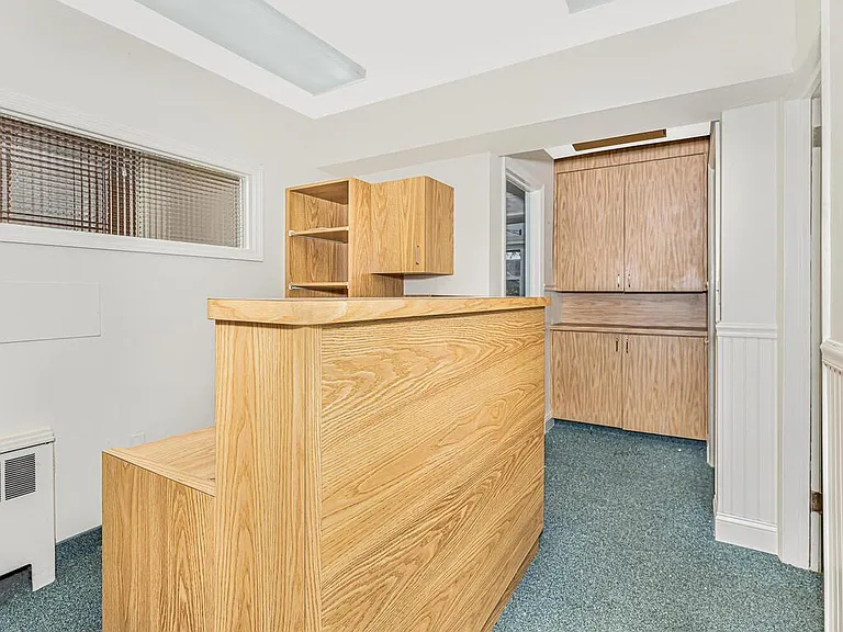 3060 Roberts Ave — Photo 16