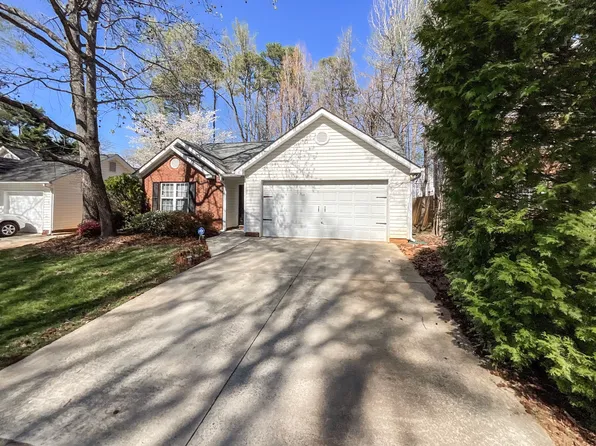 7305 Rosehall Dr, Charlotte, NC 28227