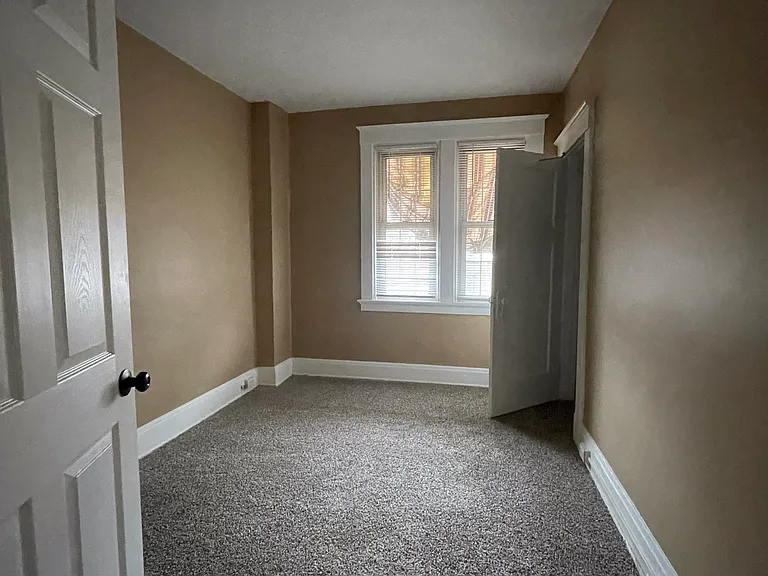 4675 Loretta Ave — Photo 3