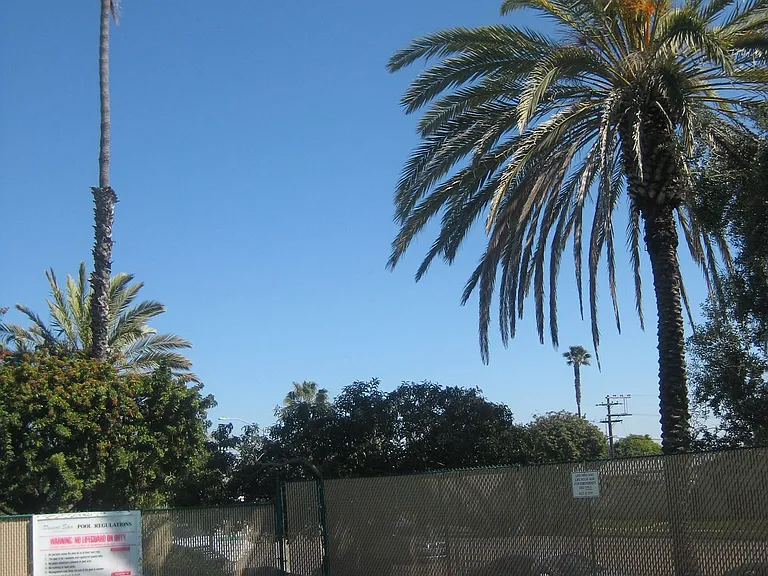 Desert Spa Apartments — Photo 13