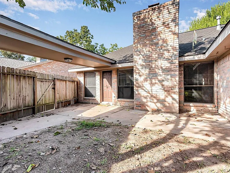 2710 Green Fields Dr — Photo 26