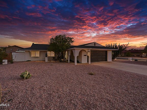 3rd image of 1703 E Laguna Drive