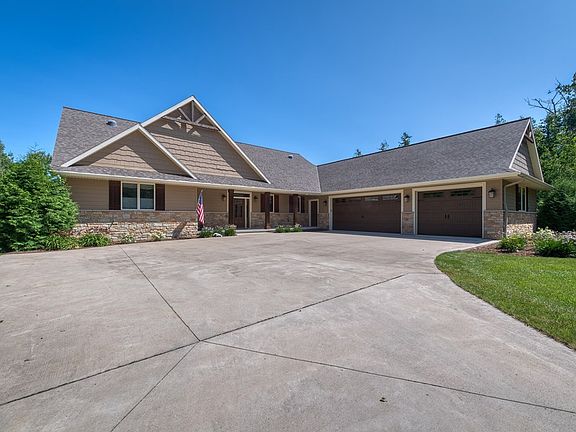 3rd image of 1818 Hillside Dr