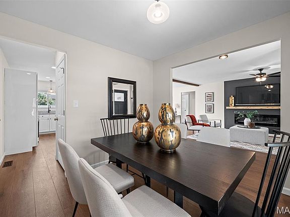 5th image of 378 Palermo Dr