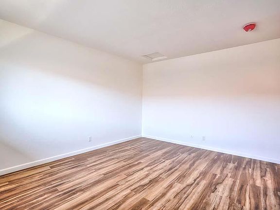 5th image of 46728 Crawford St #4
