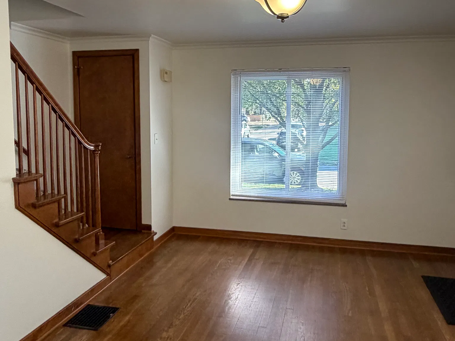 2 bed, 900 sqft, $1,575 — Photo 2