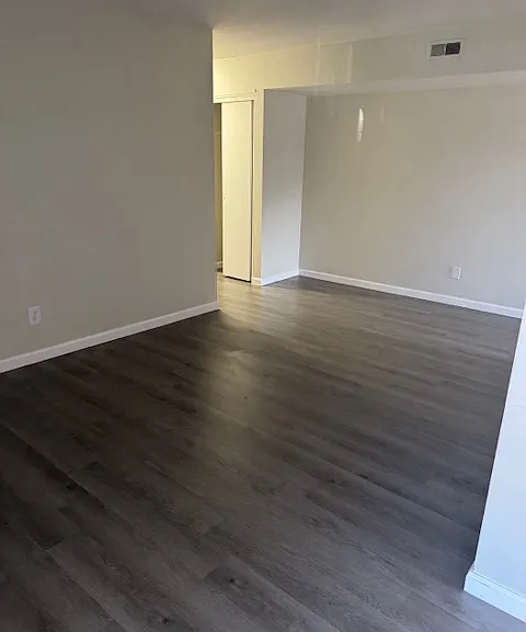 1004 W McBean St #B — Photo 3