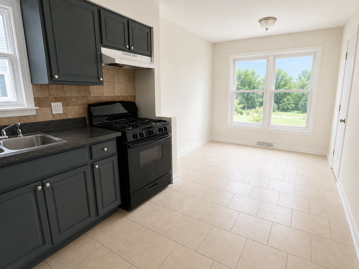 4 bed, $2,700 — Photo 4