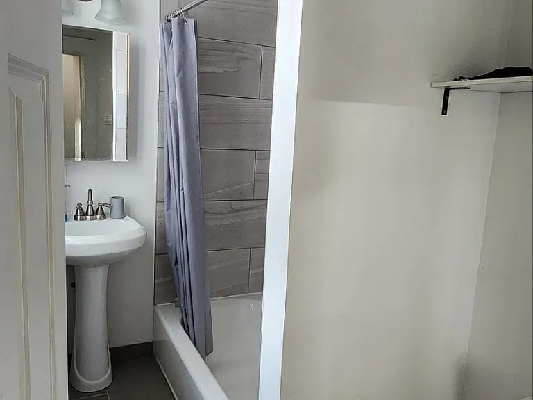928 S Claremont Ave #1R — Photo 9