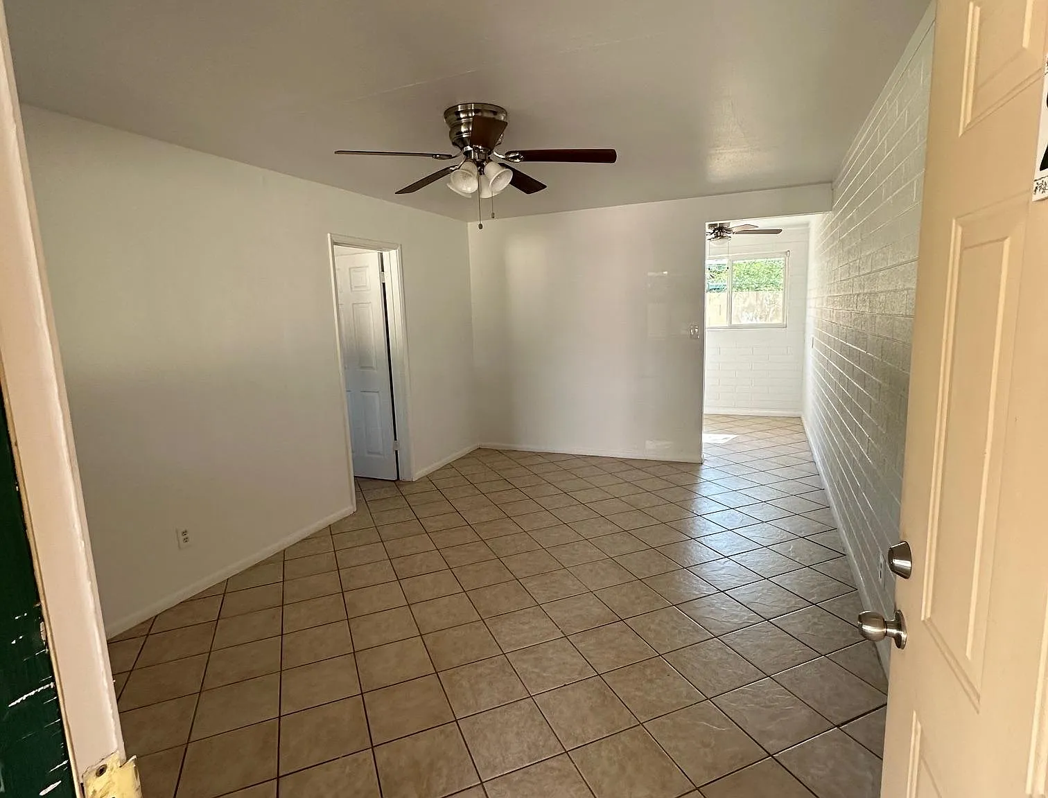 1 bed, 550 sqft, $1,050 — Photo 4