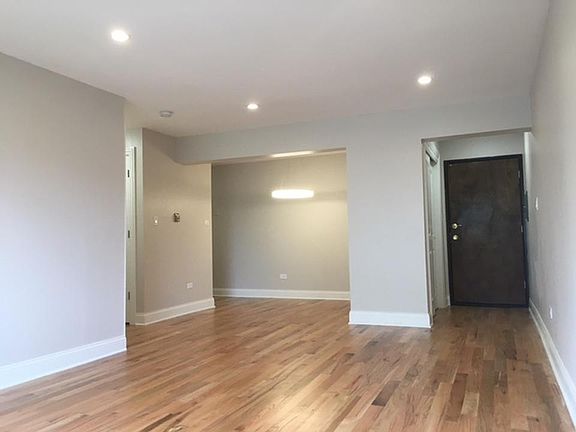 3rd image of 5310 N Chester Ave APT 114