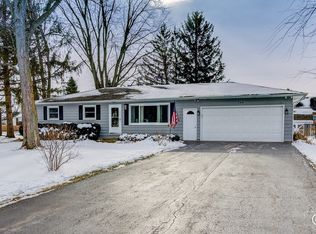 128 Alfred Dr, Sycamore, IL 60178