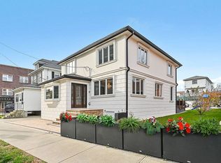 11 New Ln, Staten Island, NY 10305