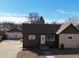 705 E 6th Ave, Mitchell, SD 57301