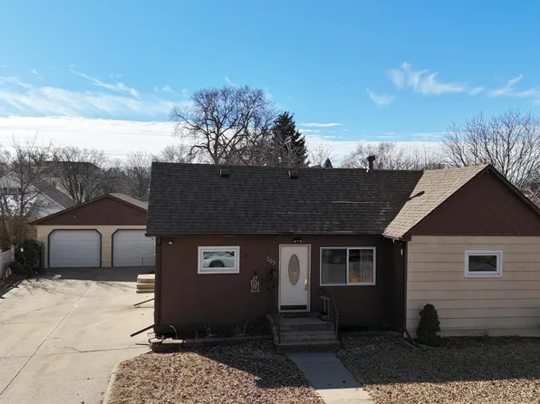 705 E 6th Ave, Mitchell, SD 57301