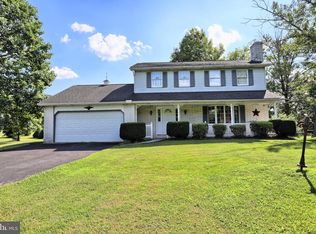 16 Fox Hollow Rd, Shermans Dale, PA 17090