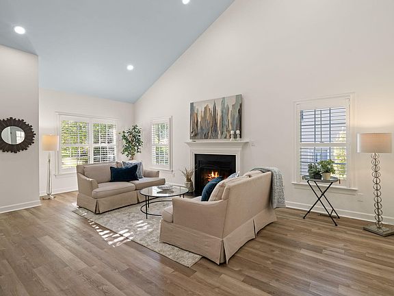 5th image of 11 Knightsbridge Ct