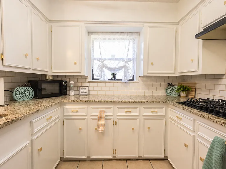 1600 Lawyer St — Photo 7