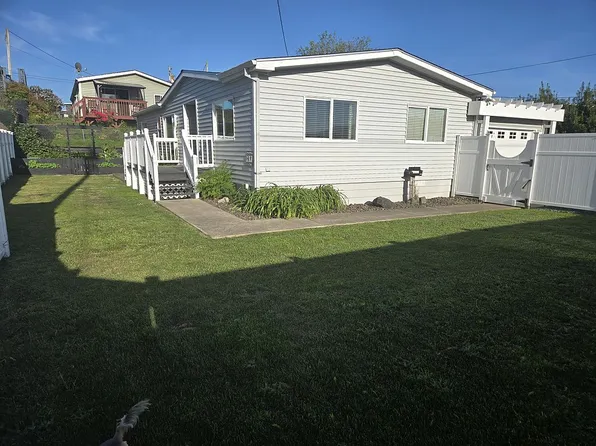 7935 17th St, Bay City, OR 97107