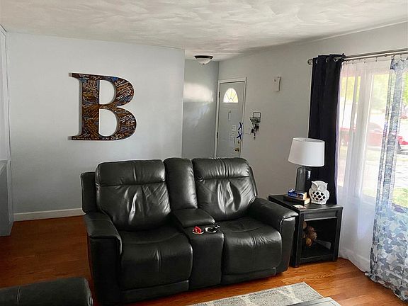 3rd image of 1304 Picotte St