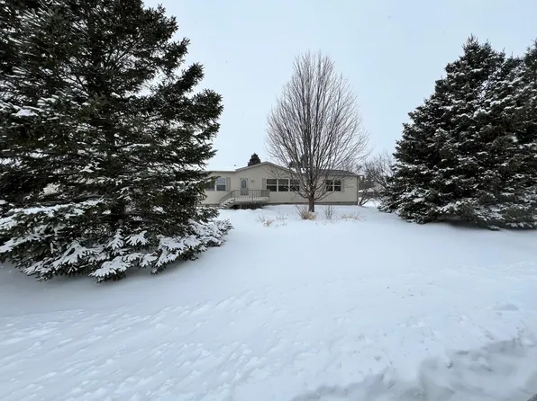 425 4th St NE, Blackduck, MN 56630