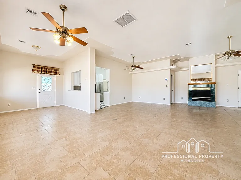 14181 E 49th Ln — Photo 4