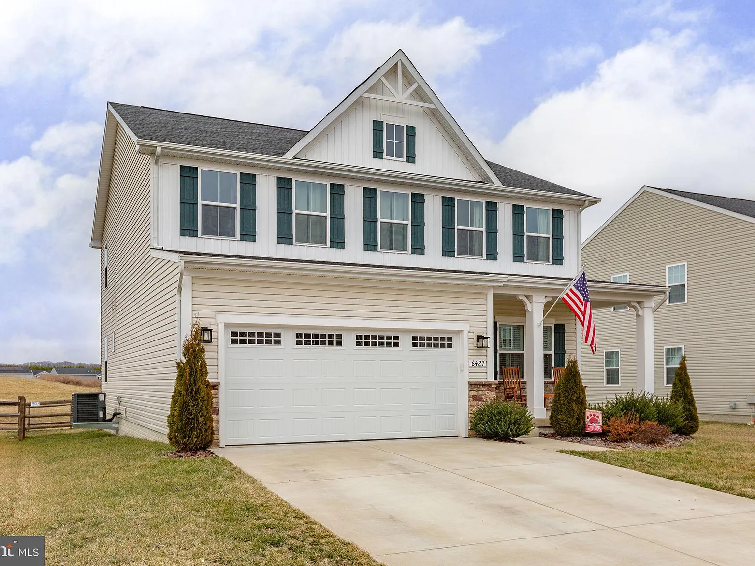4 bed, 2.5 bath, 3204 sqft, $2,795 — Photo 2
